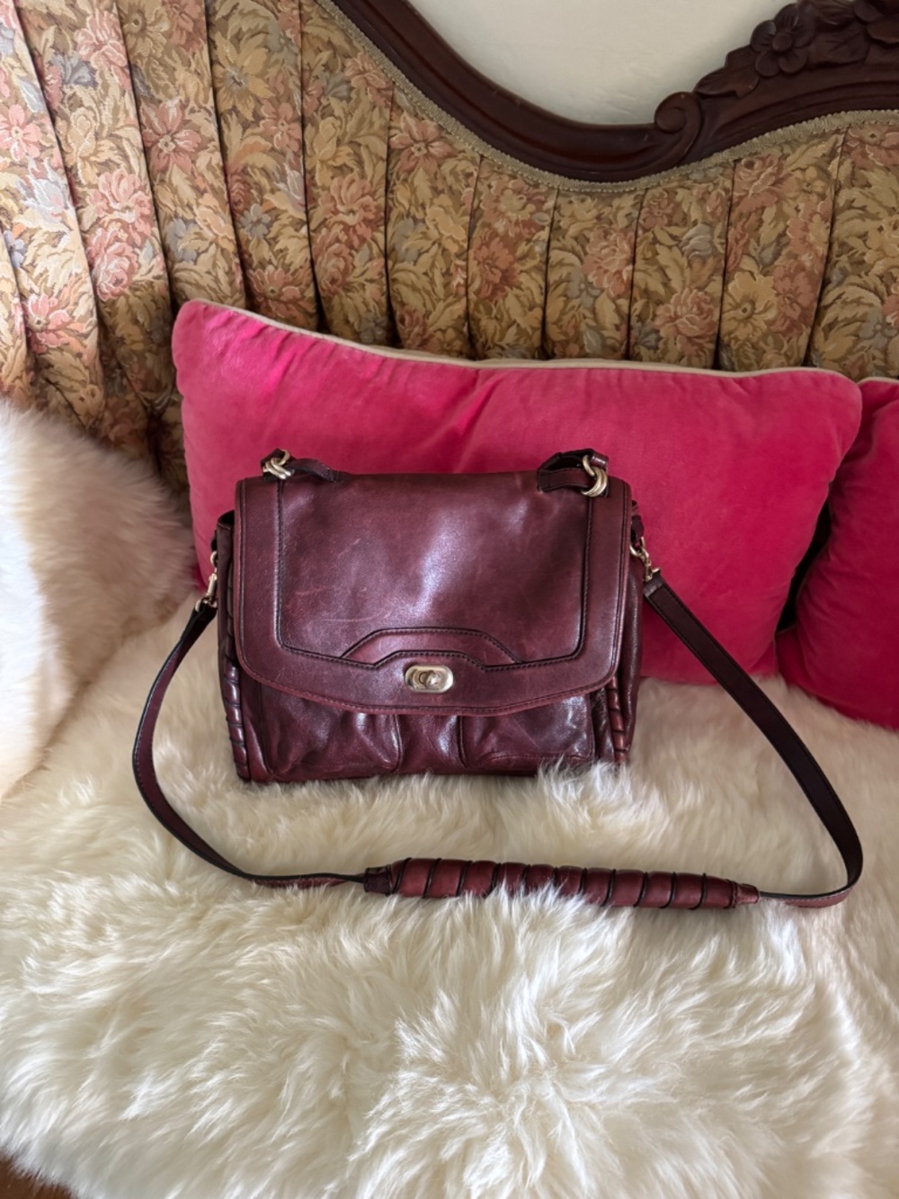 Cynthia Rowley Burgundy Distressed Messenger Flap Bag Top Handle Crossbody purse - Picture 2 of 15